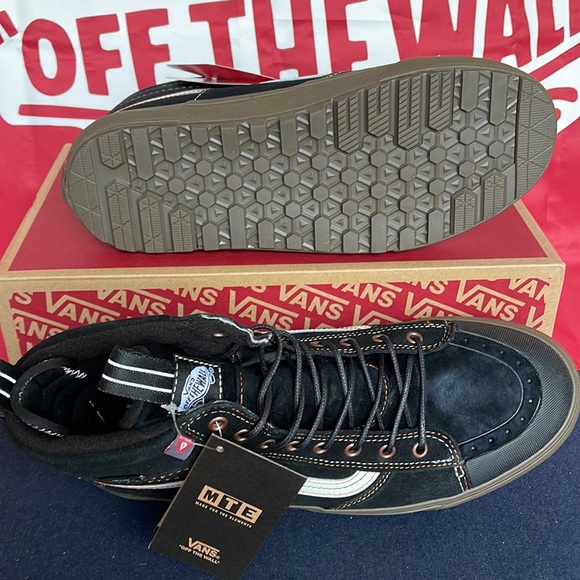 Vans Men’s Sk8-HI Mte-2
Khaki/Black
VN0A5KYCZF5 boots - sneakers - Picture 4 of 16